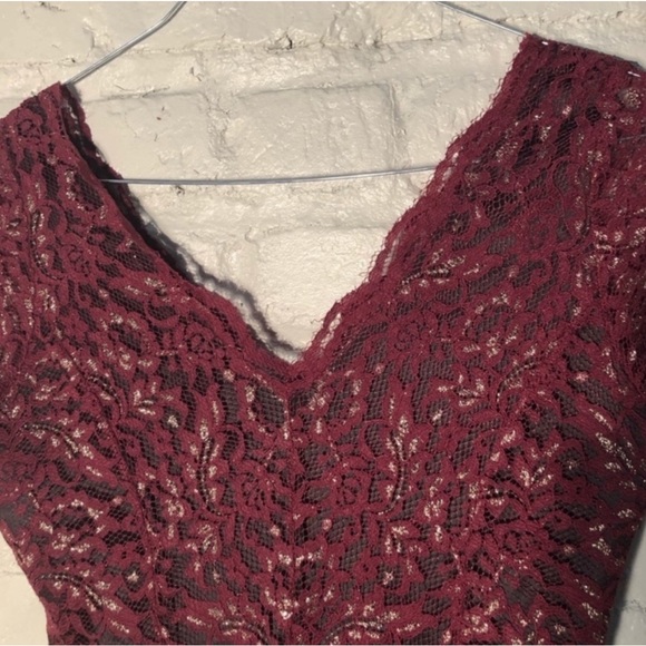 ModCloth - Red And Gold lace dress - Size Medium - Picture 2 of 8